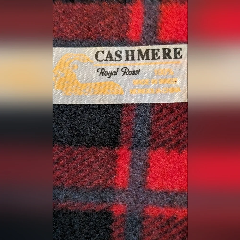 ⭐Royal Rossi Red & Black Plaid 52x11 scarf